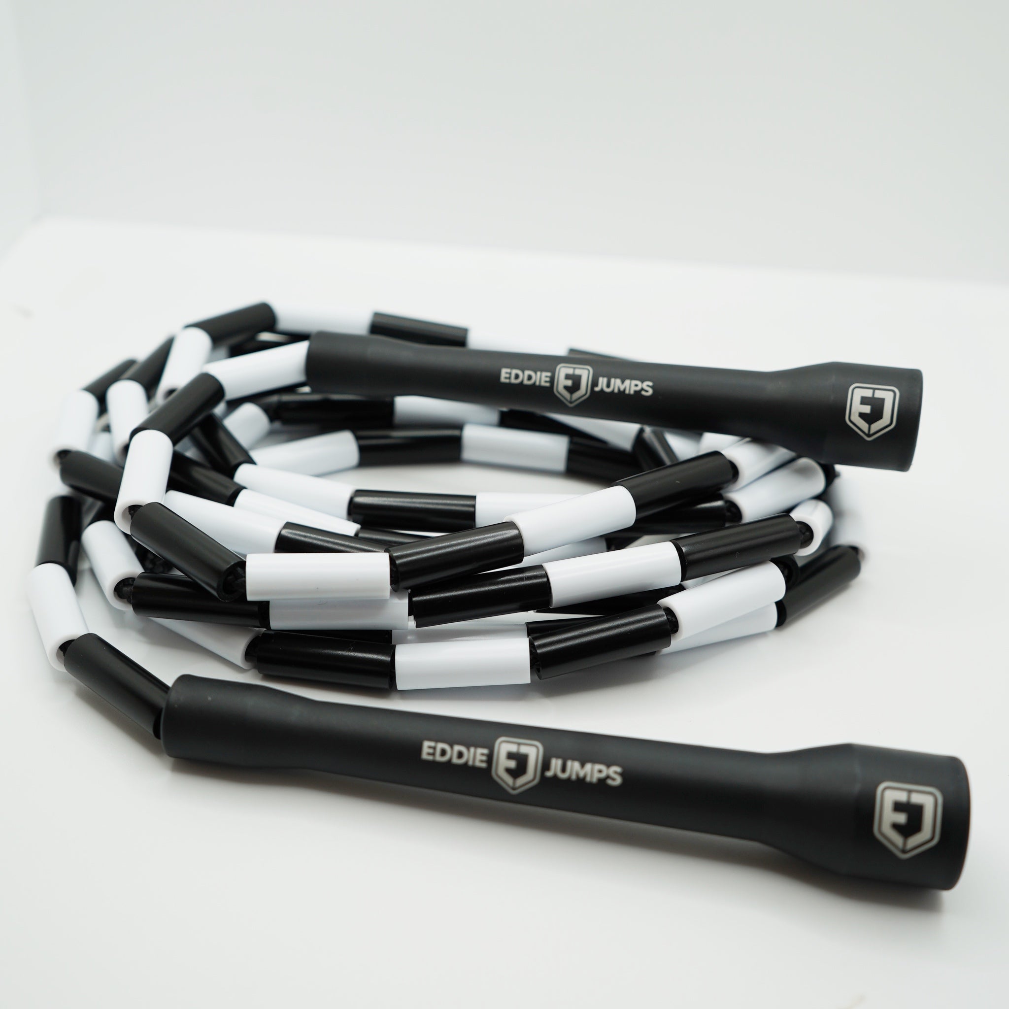 EJ STORM RIDER BLACK & WHITE BEADED JUMP ROPE